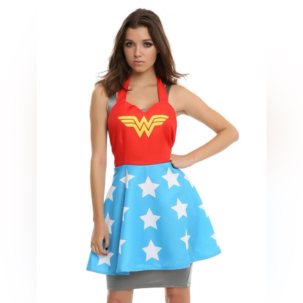 Hot Topic DC Comics Wonder Woman Cosplay Apron